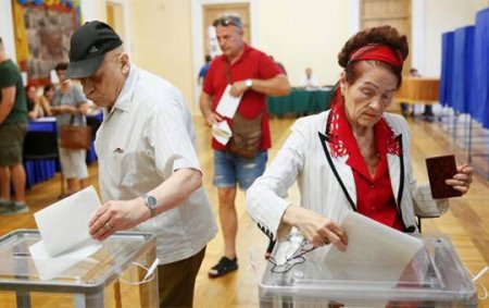 Ukraynada seçkilərin ilk ekzit-pol - Nəticələri