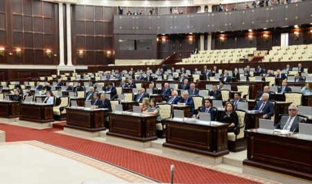 “Hazırda millət vəkilləri ayrı-ayrılıqda istefa ərizələri yazırlar”