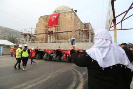 610 illik məscidi təkərlər üzərində köçürdülər...-Ağlasığmaz -FOTOLAR+VİDEO