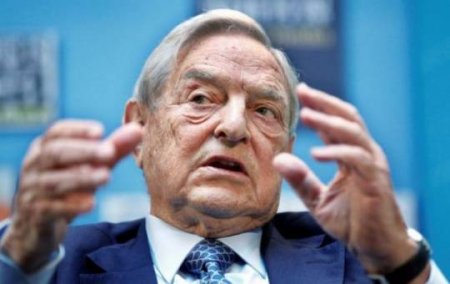 Soros avtoritarizmlə mübarizə üçün 1 milyard dollar ayırır