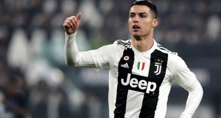 Ronaldo 1000-ci oyununa çıxdı, qol vurdu - Video