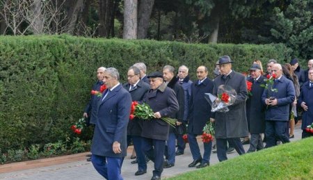 Köhnə YAP-çıların yeni PLANI - İkinci hakimiyyət partiyası yaranır?