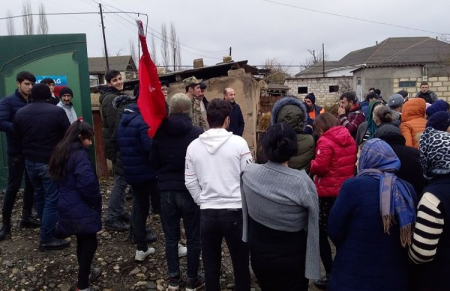 Alnı qanlı əsgər, yola düzülmüş kənd camaatı, bayraqlı maşın karvanı: Möcüzəvi şəkildə sağ qalan Nahidin qarşılanması - Reportaj