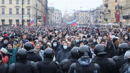 Rusiyada mitinqlər: Navalnının xanımı saxlanılıb