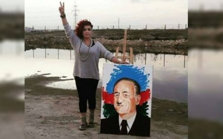 Pəri Miniatür: "Atatürk Liseyindən Rəsulzadənin portretini çəkdiyim üçün çıxarıldım"