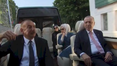 Prezidentlər Şuşada maşınla gəzintiyə çıxdı - Video