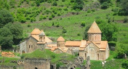 Xudavəng monastrında 7 erməni keşişi niyə yaşayır və onları kim qoruyur? – ŞOK FAKTLAR
