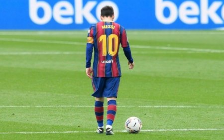 Lionel Messi "Barselona" ilə vidalaşıb