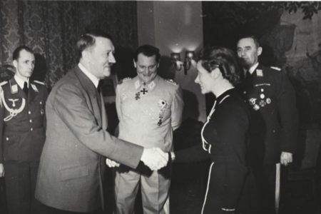 Fürerin pilot fanatı​ – Hanna Rayç Hitleri Berlindən qaçırmaq istəyib, amma o razılaşmayıb