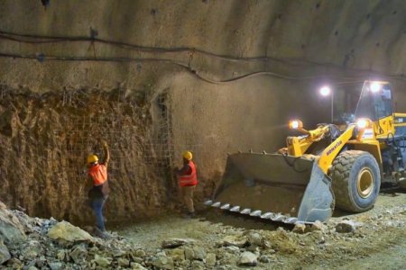 "Zəngəzur dəhlizi" boyu tunellərin inşası gedir